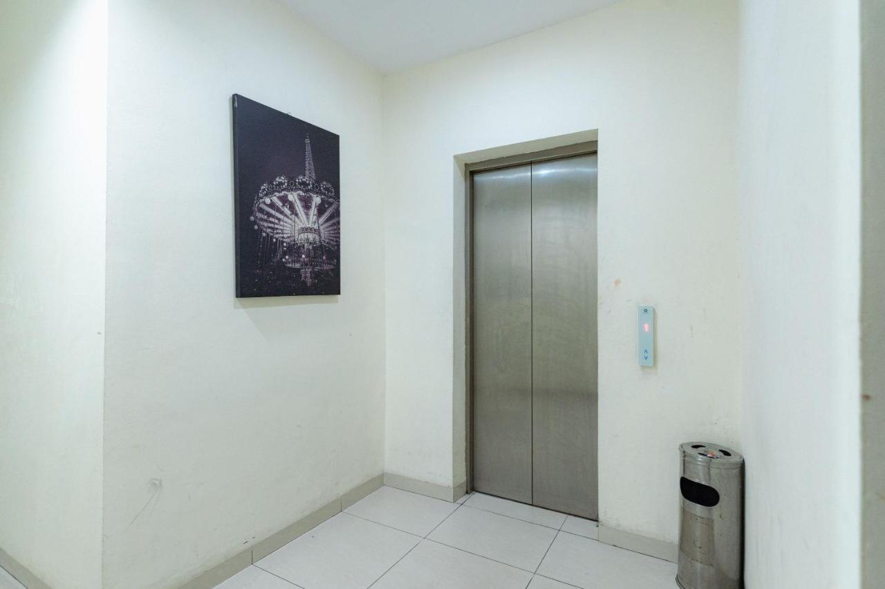 RedDoorz @ Nagoya Indah Hotell Batam Eksteriør bilde